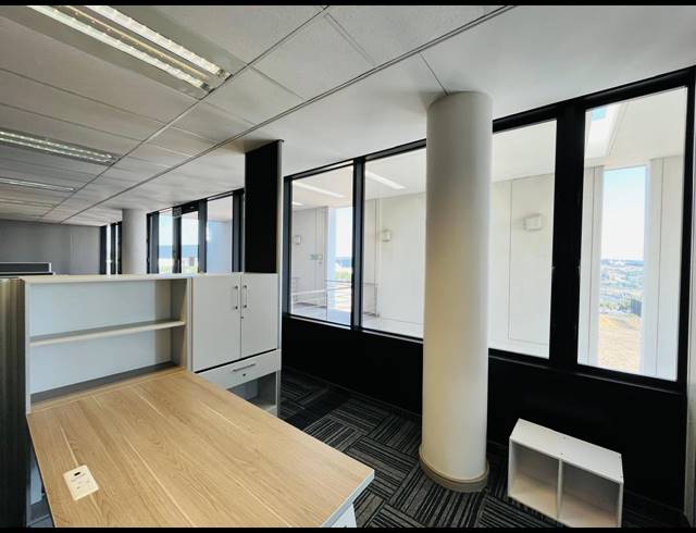 1,600M² OFFICE TO LET IN WATERFALL
